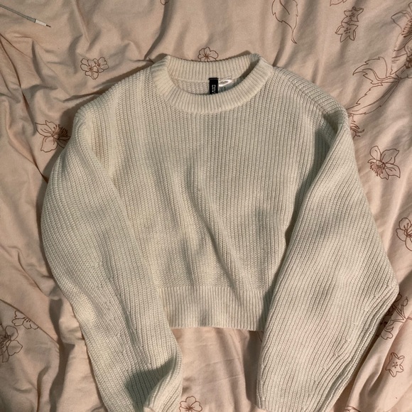 H&M Divided Cream Sweater - Picture 4 of 5